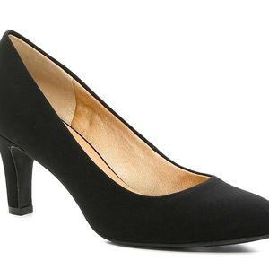 NWT Kelly & Katie size 10M black heels